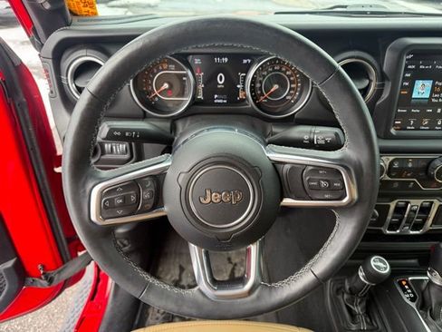 Used 2018 Jeep Wrangler Unlimited Sahara image 17