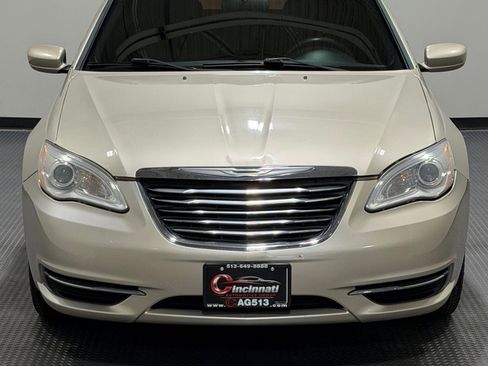 Used 2014 Chrysler 200 LX image 3