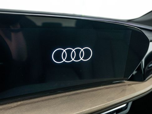 Used 2025 Audi Q5 Premium Plus w/ Premium Plus AWD/4WD image 19