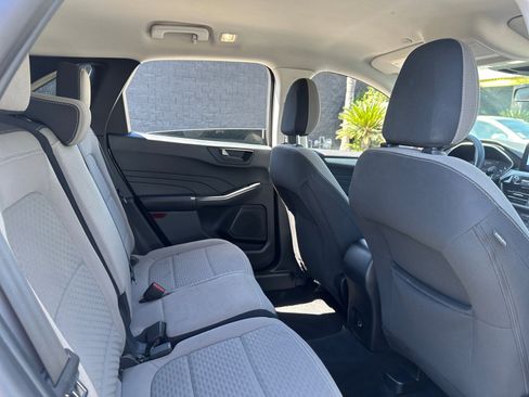 Used 2022 Ford Escape SE image 17