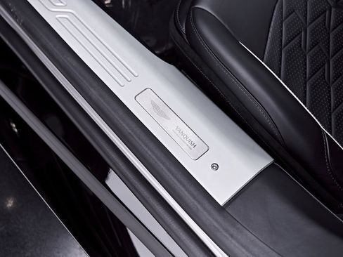 Used 2025 Aston Martin Vanquish RWD image 45