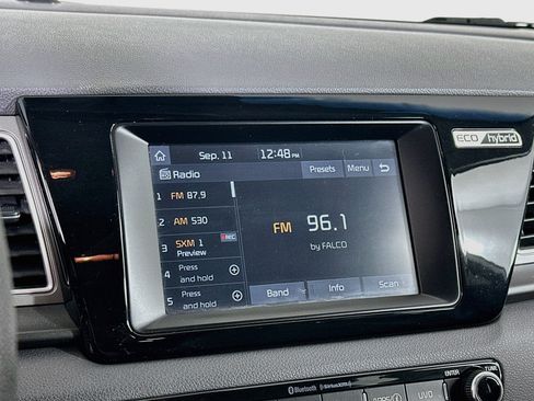 Used 2018 Kia Niro LX FWD image 21