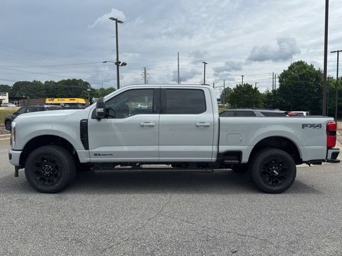 New 2026 Ford F250 Lariat w/ Black Appearance Package AWD/4WD image 7