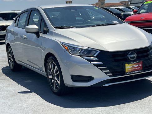 Used 2023 Nissan Versa SV FWD image 11