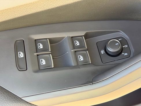 New 2025 Volkswagen Jetta SE image 21