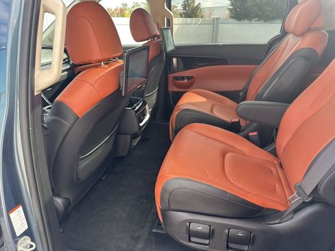 Used 2024 Kia Carnival SX Prestige image 14
