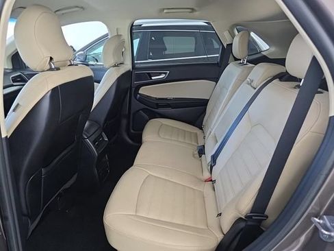 Used 2019 Ford Edge SEL w/ Equipment Group 201A FWD image 7