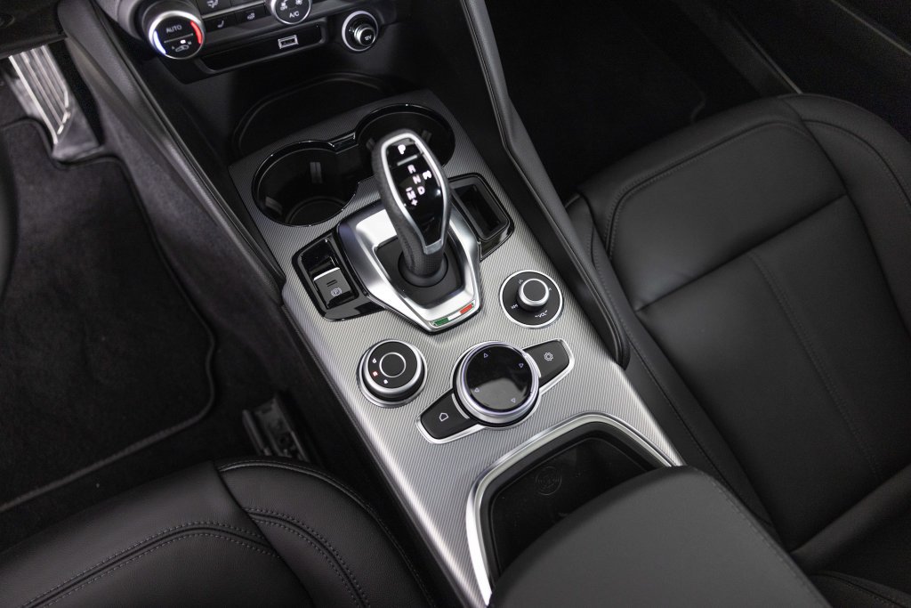New 2026 Alfa Romeo Giulia AWD image 25
