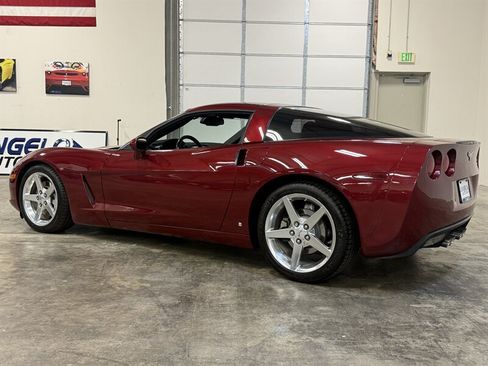 Used 2006 Chevrolet Corvette Coupe w/ Preferred Equipment Group RWD image 5