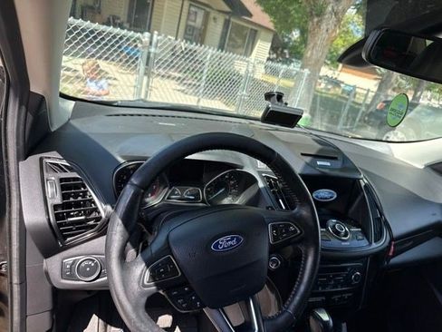 Used 2017 Ford Escape Titanium AWD/4WD image 3