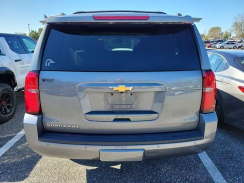 Used 2020 Chevrolet Suburban LT w/ Luxury Package image 5