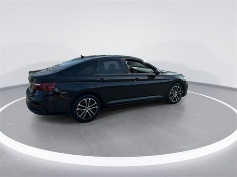 Used 2023 Volkswagen Jetta Sport image 8
