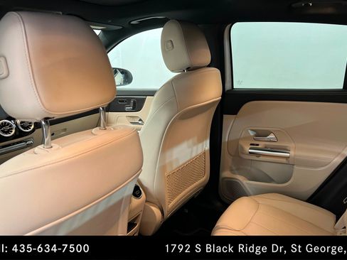 Certified 2022 Mercedes-Benz GLA 250 4MATIC w/ Premium Package Lite image 19
