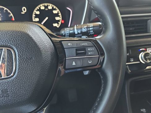 Certified 2025 Honda Pilot EX-L image 18
