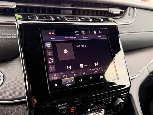 New 2025 Jeep Grand Cherokee Laredo image 13