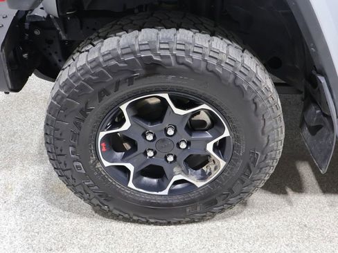 Used 2023 Jeep Gladiator Rubicon w/ LED Lighting Group AWD/4WD image 10