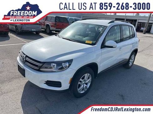 Used 2017 Volkswagen Tiguan S image 1