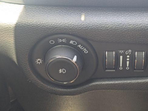 Used 2023 Chrysler Pacifica Limited w/ S Appearance Package image 28