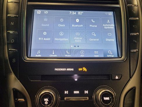 Used 2019 Lincoln Nautilus Reserve FWD image 25
