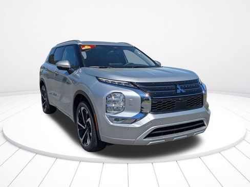 New 2025 Mitsubishi Outlander SEL image 2