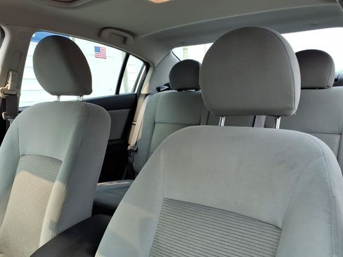 Used 2012 Nissan Sentra 2.0 SR w/ Special Edition Pkg FWD image 6