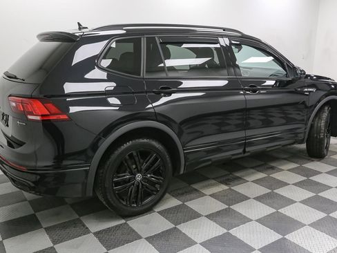 Used 2022 Volkswagen Tiguan SE R-Line image 9