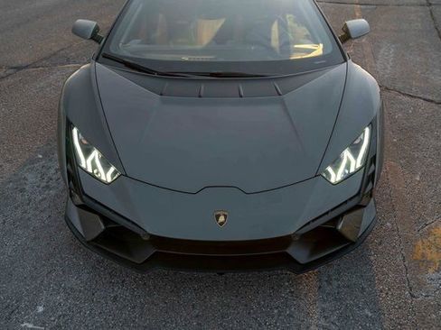 Used 2023 Lamborghini Huracan Tecnica image 28