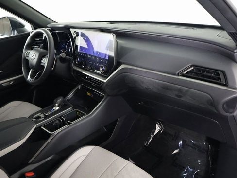 Used 2025 Lexus TX 500h AWD w/ Technology Package image 9