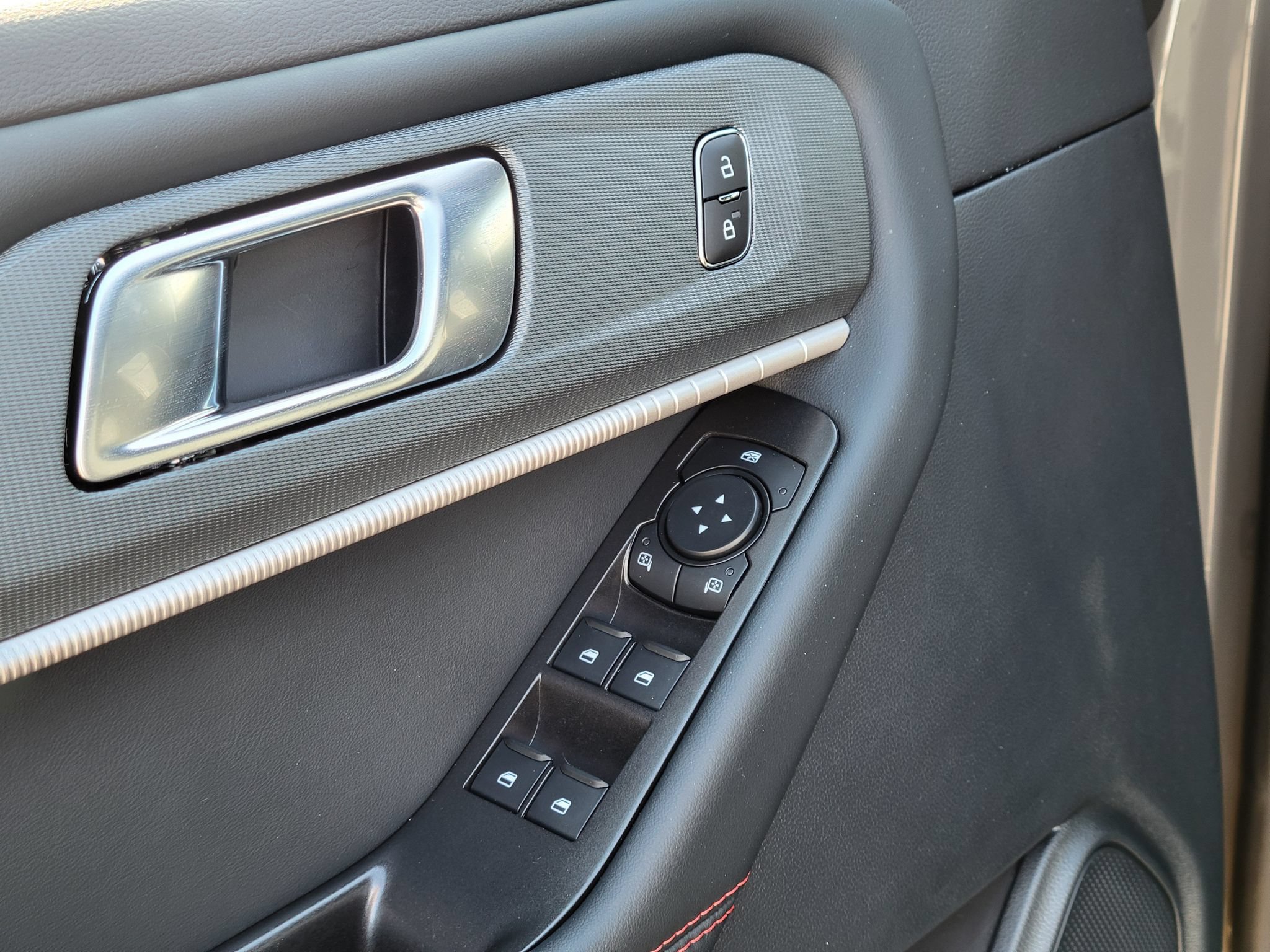 New 2027 Ford Explorer ST-Line AWD/4WD image 7