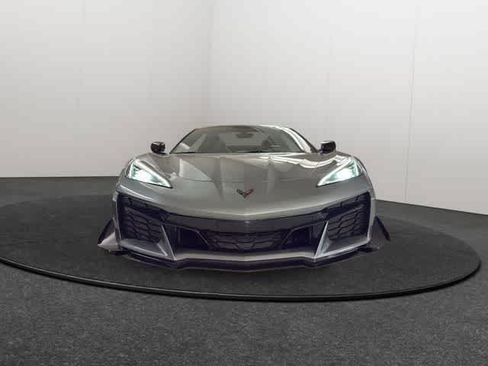 Used 2023 Chevrolet Corvette Z06 w/ Z07 Performance Package RWD image 2