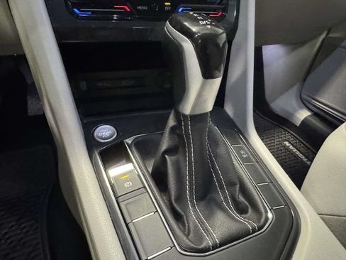 Used 2023 Volkswagen Tiguan SE AWD/4WD image 26