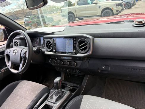 Used 2023 Toyota Tacoma TRD Off-Road w/ Technology Package AWD/4WD image 29