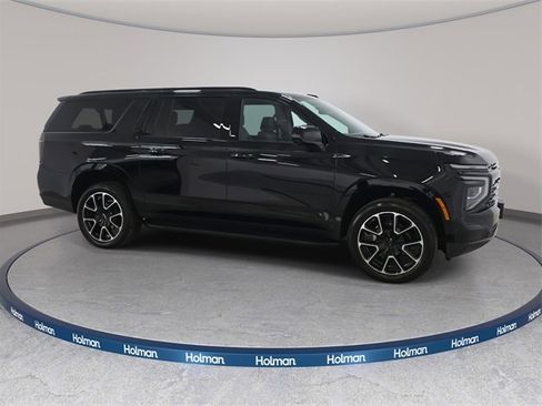 Used 2025 Chevrolet Suburban RST w/ Comfort Package image 5