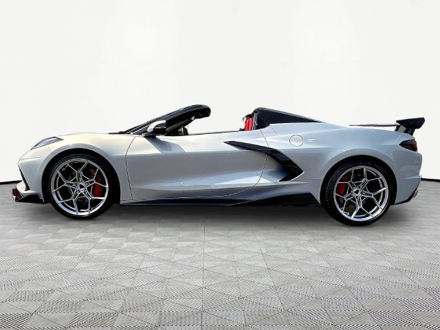 Used 2021 Chevrolet Corvette Stingray Convertible w/ Z51 Performance Package RWD image 4