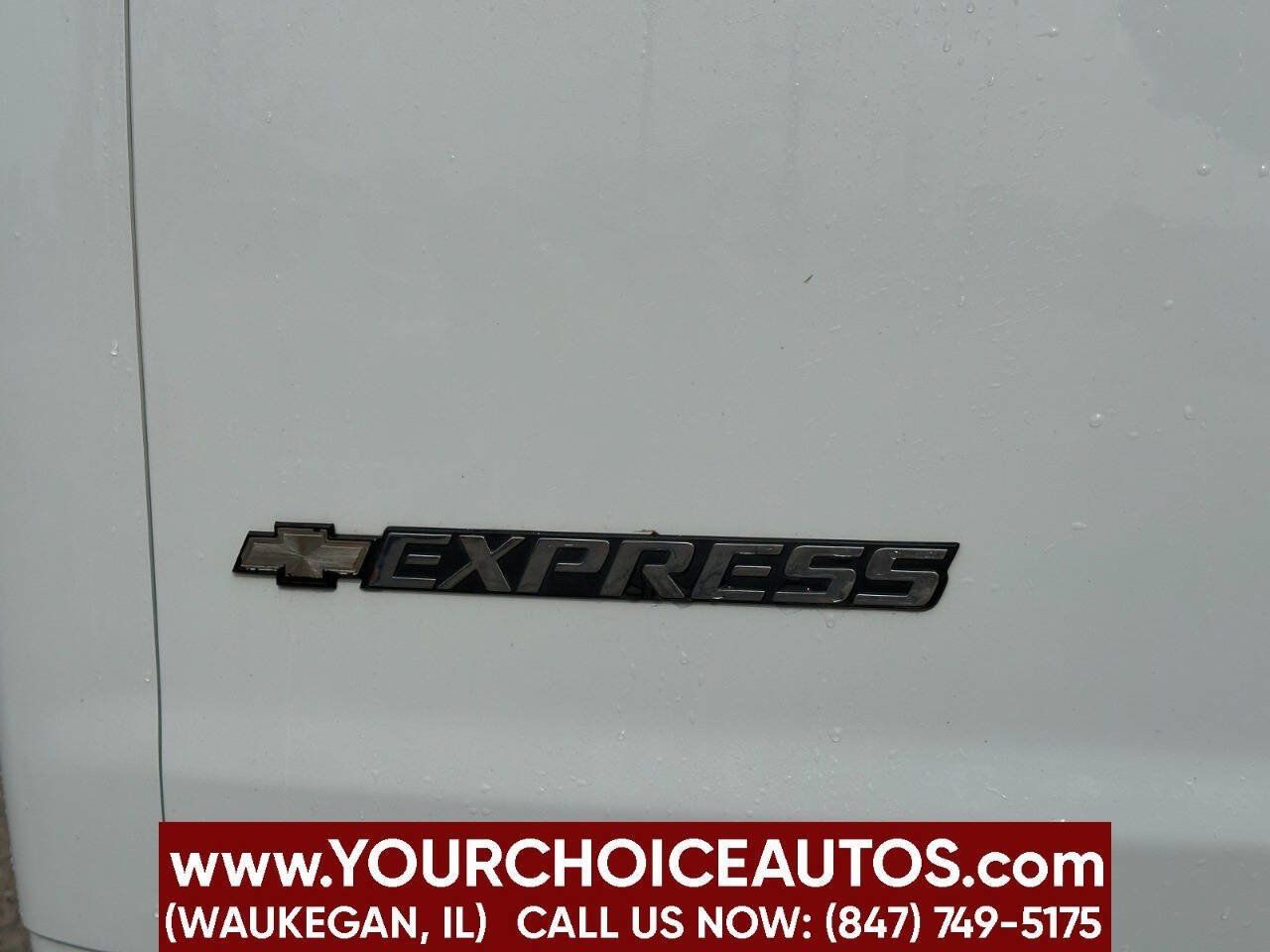 Used 2017 Chevrolet Express 2500 Extended RWD image 33