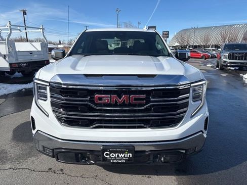 Used 2025 GMC Sierra 1500 SLT image 3