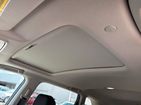 Used 2025 Honda CR-V EX image 16