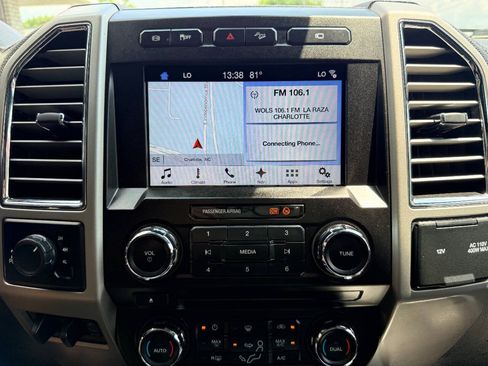 Used 2017 Ford F250 Lariat w/ Lariat Ultimate Package AWD/4WD image 29
