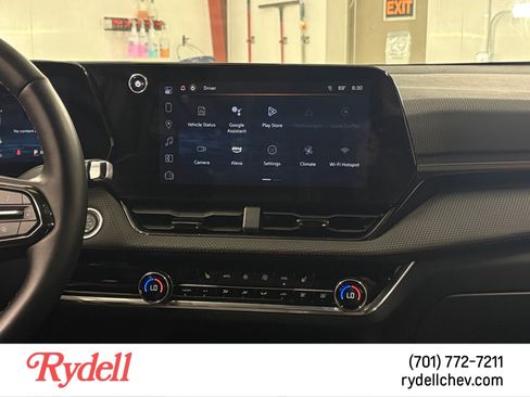 Used 2025 Chevrolet Equinox RS w/ Safety and Technology Package AWD/4WD image 20
