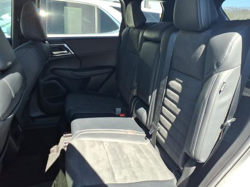 Used 2024 Mitsubishi Outlander SE AWD/4WD image 8