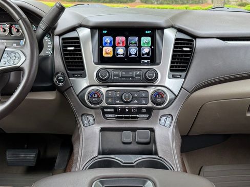 Used 2020 Chevrolet Suburban LT AWD/4WD image 10
