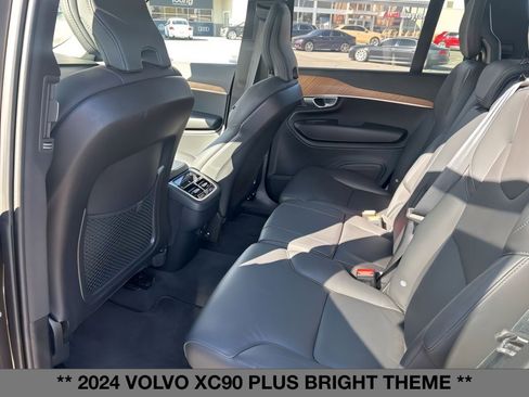Used 2024 Volvo XC90 B5 Plus image 16