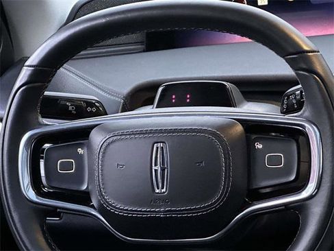 Used 2025 Lincoln Navigator L Reserve image 16