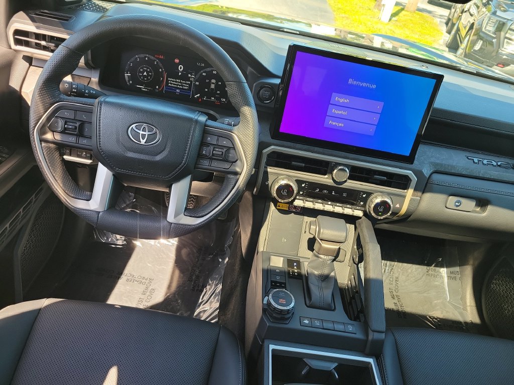 Used 2025 Toyota Tacoma Limited AWD/4WD image 26