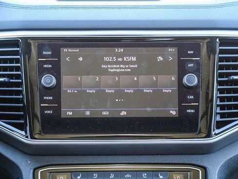 Used 2018 Volkswagen Atlas SEL Premium AWD/4WD image 16
