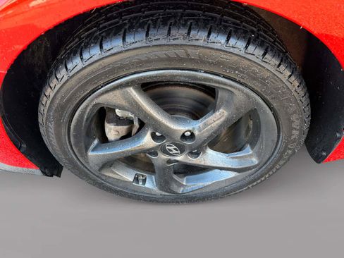 Used 2020 Hyundai Veloster 2.0 image 9