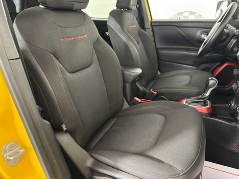 Used 2018 Jeep Renegade Trailhawk w/ UConnect 8.4 Nav Group AWD/4WD image 32