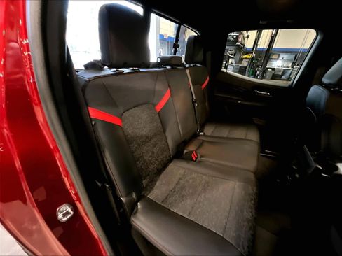 Used 2023 Chevrolet Colorado Z71 w/ Z71 Convenience Package 2 AWD/4WD image 16