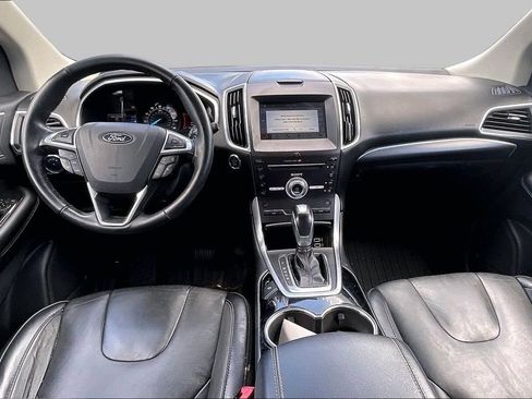 Used 2018 Ford Edge Titanium w/ Technology Package FWD image 16