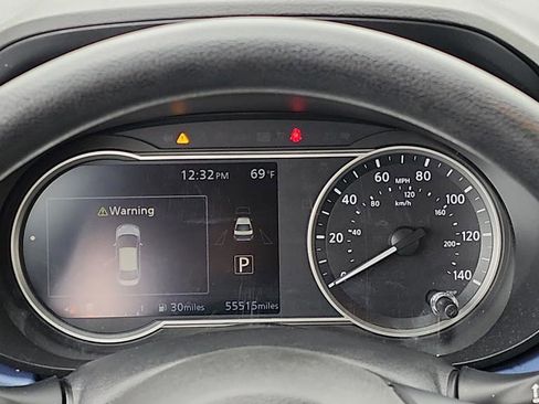 Used 2023 Nissan Versa SV FWD image 11